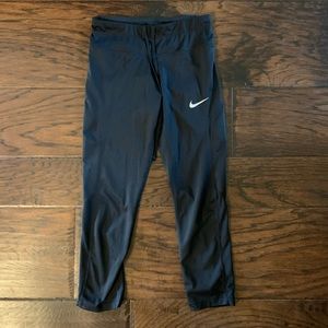Women’s Nike Crop Legging —size small